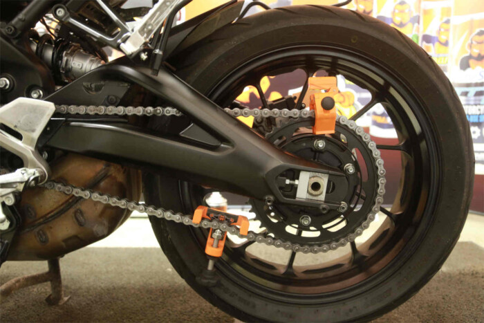 Laser Monkey - Outil d'alignement de chaîne de moto – Image 4